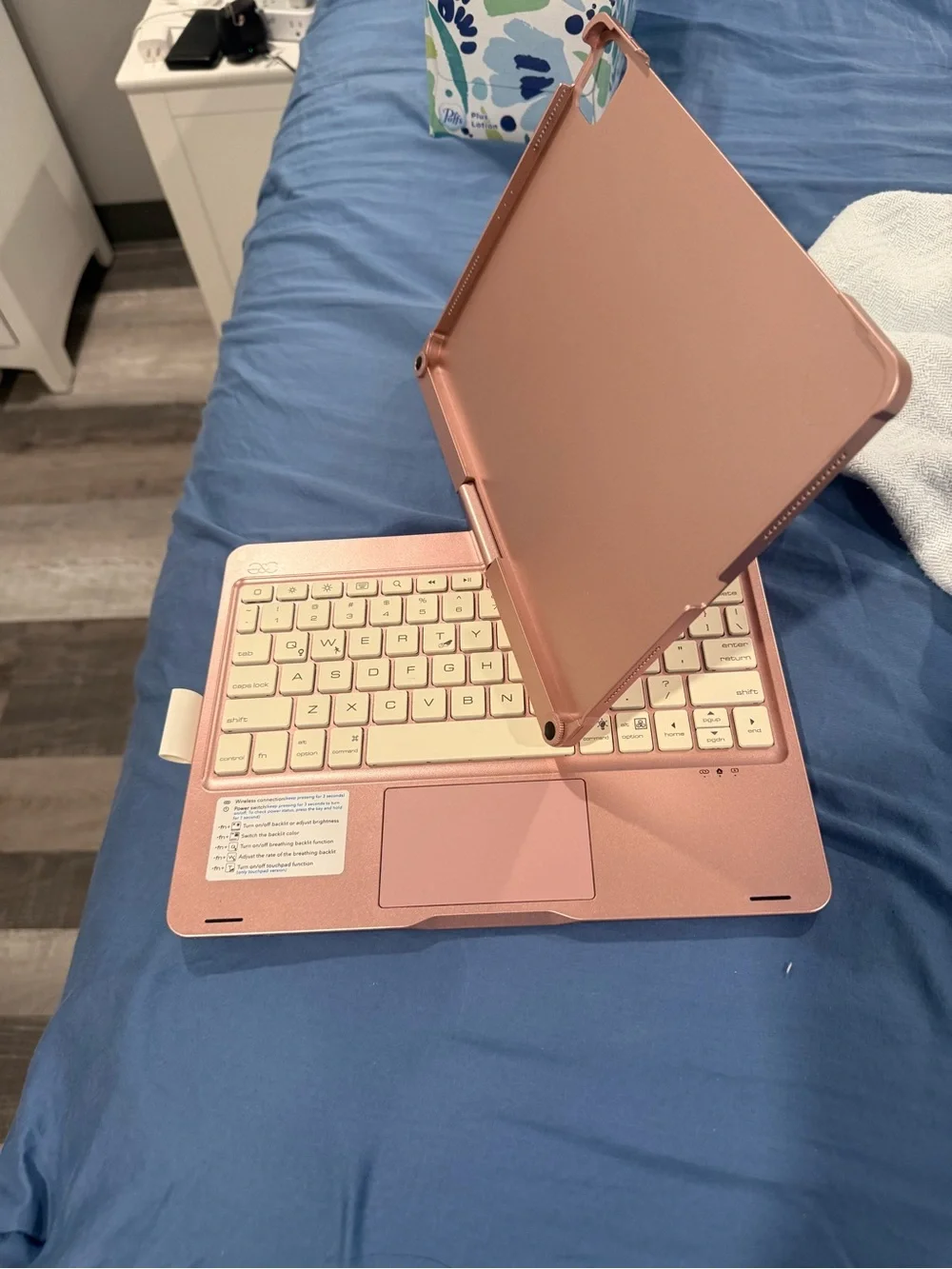 Rose Gold iPad 360 Bluetooth’s Case with Foldable Hinge